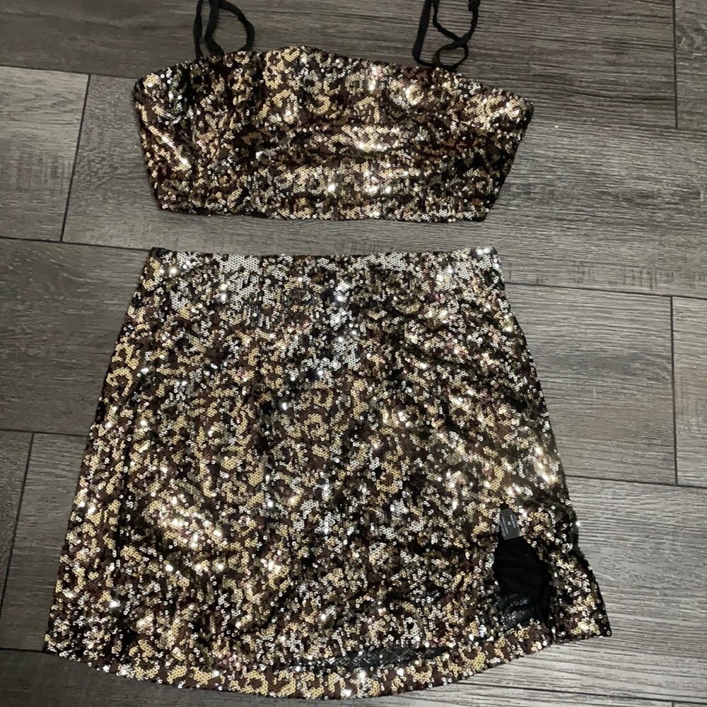 A Lucca set size medium.